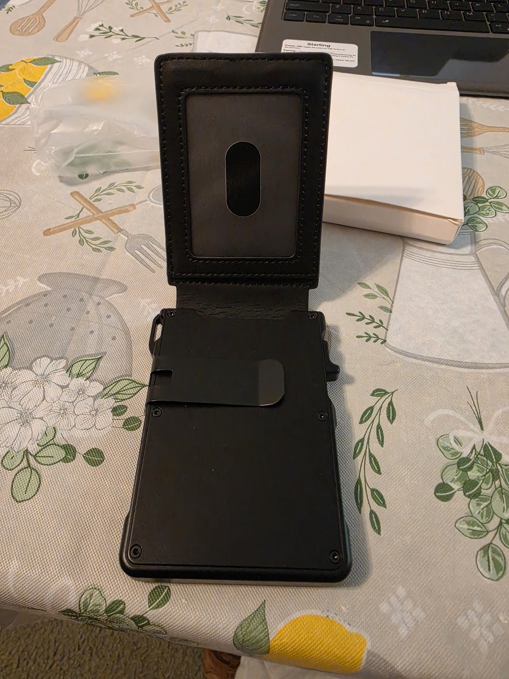 Slim Magnetic Carbon Leather Card Case with Money Clip